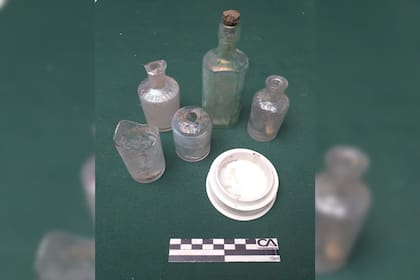 Se encontraron perfumes, algunos con su contenido todavía dentro