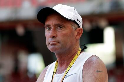 Se encontraron registros de Salazar con el CEO de Nike