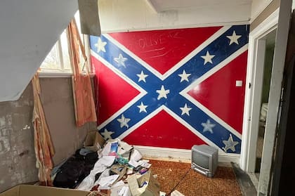 Se encontró una bandera confederada a pesar de que la casa está en suelo británico
