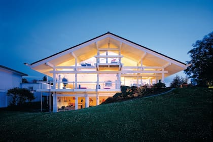 Se encuentra en Inglaterra y es la casa prefabricada más cara del mundo. La empresa alemana Huf Haus se dedica al desarrollo de viviendas de lujo estandarizadas