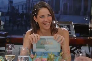 Se escuchó un "hola, guapa" en la mesa de Juana Viale en referencia a Luciano Castro y todos soltaron una carcajada