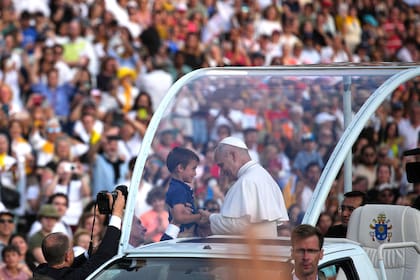 Se espera la llegada de entre uno y tres millones de personas para la visita del papa, una cifra que supera ampliamente la población de Luján de 111.251 habitantes