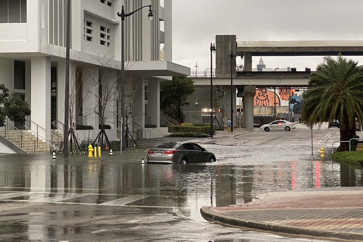 Se esperan más lluvias durante la semana, que podrían generar nuevas complicaciones en calles y avenidas de Miami