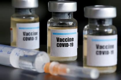 Se están desarrollando alrededor de 200 vacunas contra el covid-19, según la OMS.