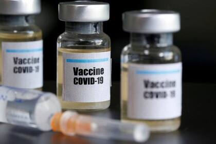 Se están desarrollando alrededor de 200 vacunas contra el covid-19, según la OMS.