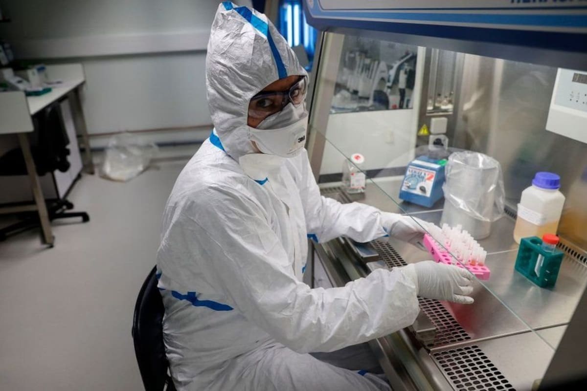 Se están probando varias combinaciones de fármacos para tratar la enfermedad causada por el coronavirus.