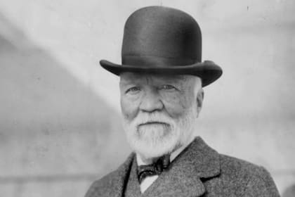 Se estima que Andrew Carnegie se desprendió del 90% de su riqueza para labores de filantropía
