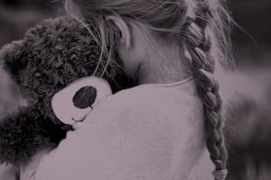 Cómo detectar la violencia sexual contra menores, una problemática que puede irrumpir en cualquier familia