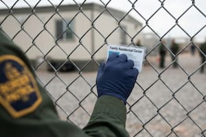 El nuevo centro de detenciones exprés para deportar familias con niños