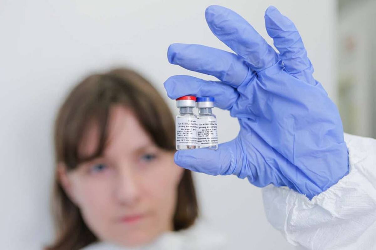 Se estima que habrá unos 100 participantes en las fases 1 y 2 de los ensayos. Primero recibirán la vacuna AstraZeneca y 29 días después la Sputnik V.