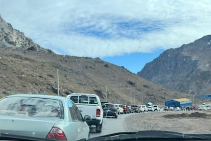 Se estima que más de 20.000 personas cruzaron a Chile entre este miércoles y este viernes para disfrutar del fin de semana extralargo