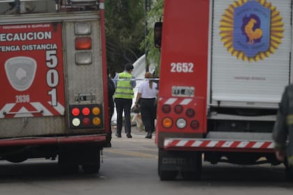 Dotaciones de Bomberos se acercaron hasta el lugar para controlar las llamas