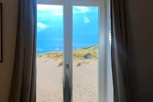 Se fue de viaje con su novio a un lujoso hotel de playa, pero la estafaron con un importante detalle