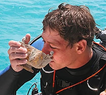 Se han rescatado millones de dólares en tesoros de los restos del naufragio desde que fue descubierto en 1980, pero el cáliz es el objeto más valioso en recuperarse en décadas
