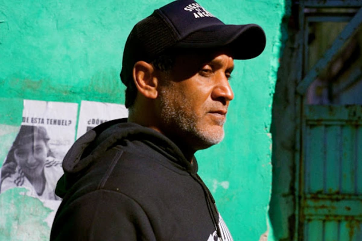 Se hizo conocido por ser uno de los protagonistas de Okupas, sin embargo el multifacético Diego Alonso asegura que nunca vio completa la miniserie