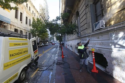 Se identificaron 2523 frentes pintarrajeados que se están empezando a limpiar