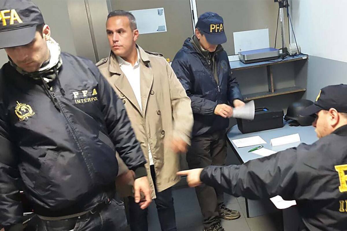 Se impuso como dueño cuando aún no tenía la licencia; fue acusado de asociación ilícita