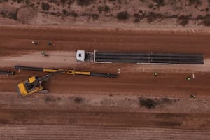 Se inició la soldadura automática en la línea del oleoducto VMOS, en cercanías a la localidad de Chelforó, Río Negro