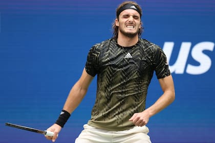 Se lamenta Tsitsipas: figura de la Next Gen, fue sorprendido por un tenista de una generación aun más joven, Alcaraz.