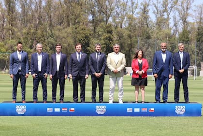 Se lanzó oficialmente la candidatura de Argentina, Uruguay, Chile y Paraguay para el Mundial 2030. Estuvieron presentes el presidente del ente rector del fútbol argentino, Claudio "Chiqui" Tapia; el ministro de Turismo y Deportes, Matías Lammens; el presidente de la Conmebol, Alejandro Domínguez, así como autoridades de la Asociación Uruguaya de Fútbol, la Asociación Paraguaya de Fútbol y de la Federación de Fútbol de Chile.
