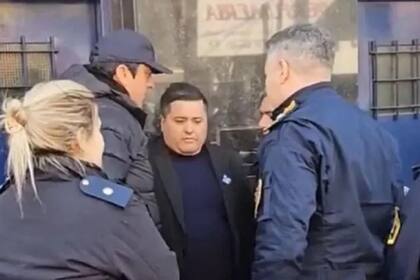 Se llevaron detenido a un concejal de La Matanza.