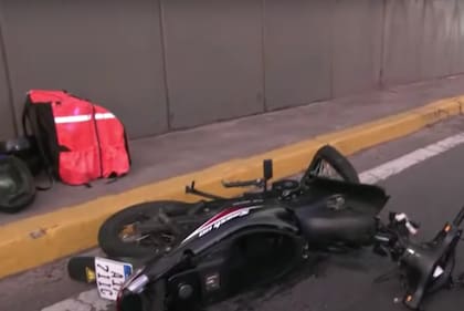 Se metió a contramano por avenida del Libertador y chocó contra una moto