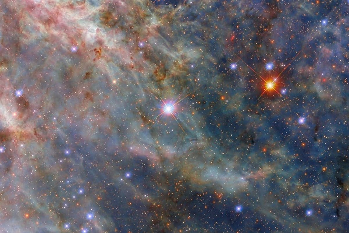 Se nombró Nebulosa de la Tarántula por los finos filamentos de gas y polvo que están esparcidos y se asemejan a una teal de araña (Foto: Gentileza NASA)