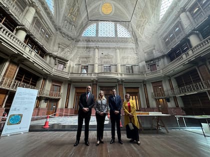 Se organizan visitas guiadas de no más de quince personas por turno para recorrer el edificio