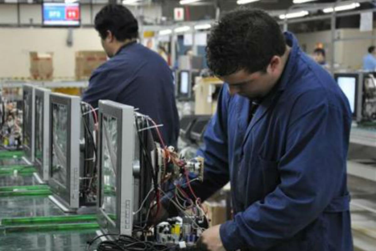 Se perdieron cerca de 1400 trabajos en la industria de electrónica y de electrodomésticos en un 2016 de caída de consumo
