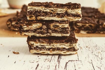 Se prepara en apenas unos minutos y solo requiere mezclar los ingredientes y armar capas (Foto: Instagram @alta_pinta_amor_por_la_cocina)