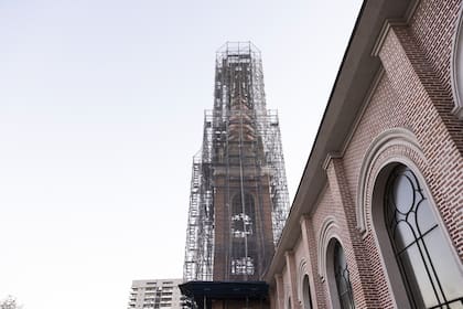 Se prevé terminar las dos torres, que se alzarán como faros con campanarios iluminados.