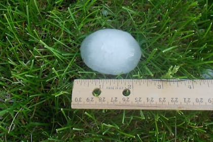 Se pronostica granizos que podrían superar las dos pulgadas (cinco centimitos)