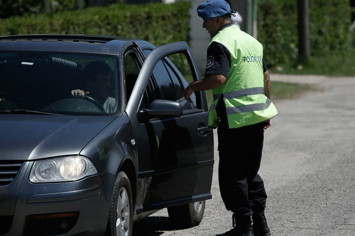 ¿Se puede circular un auto sin cédula azul?