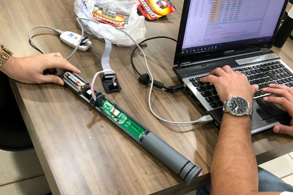 Se puede monitorear desde el mail o Télegram