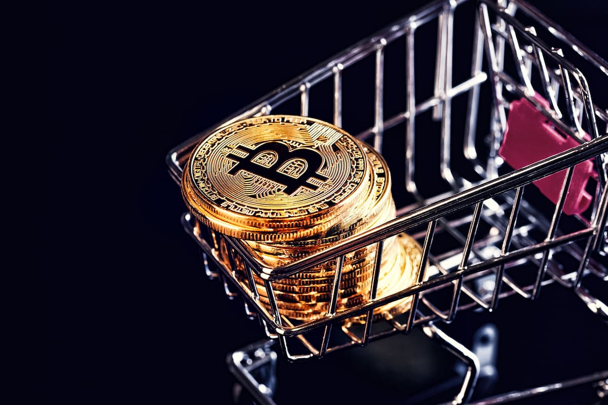 ¿Se puede usar dinero en criptomonedas para comprar en el almacén?