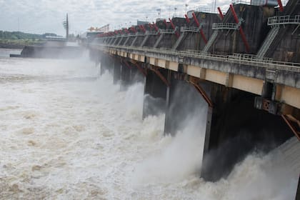 Se pueden realizar visitas gratuitas al Complejo Hidroeléctrico de Salto Grande, que abastece de energía a la Argentina y Uruguay