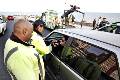 Antes de subir al auto sin saber si tenemos los niveles de alcohol aceptados en cada jurisdicción, podríamos usar una app y un trabalenguas para tener una primera estimación