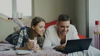 Se recomienda comparar varios tipos de casas prefabricadas antes de comprar una, para asegurarse de que cumplirá con las necesidades de quienes vivirán en ella (Unsplash/Vitaly Gariev)