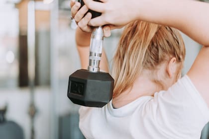 Se recomienda hacer 3 series de 10 repeticiones de estos ejercicios para lograr buenos resultados