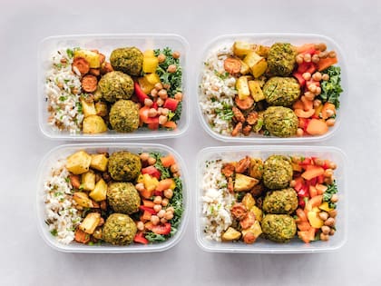 Se recomienda que la mitad del plato esté compuesto por verduras y frutas
