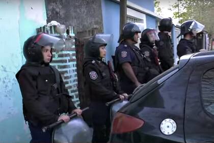 Se reforzó la custodia en la cuadra de la calle 141, entre la 521 y 522, donde residen Rigau y su familia