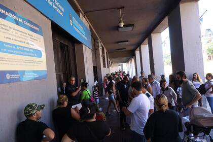 Se registraron demoras en la emisión de pasaportes tras el apagón de Año Nuevo