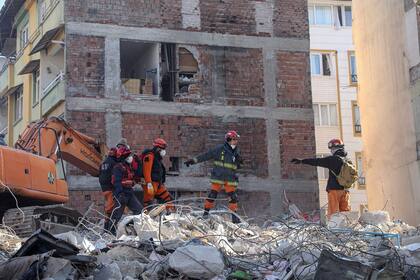 Se registraron más de 6000 réplicas desde el terremoto de magnitud 7,8 que sacudió el sur de Turquía y Siria.