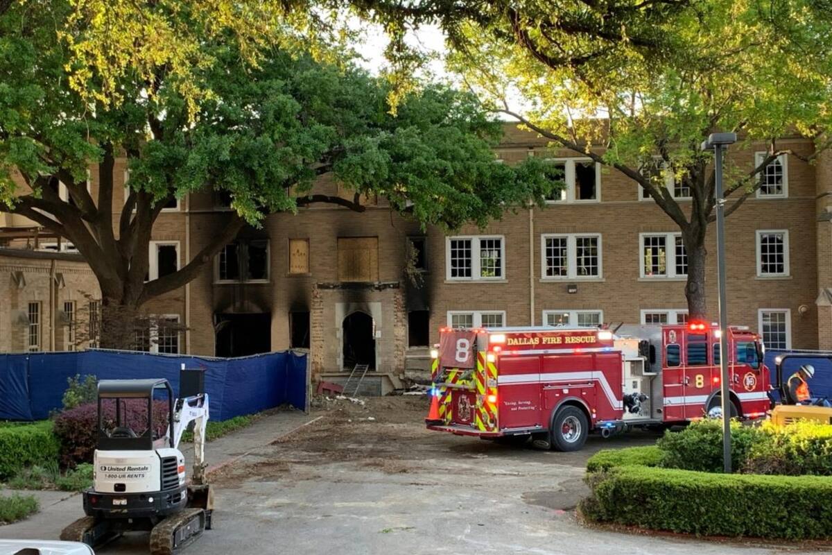 Se registró un incendio en la Catedral de St. Matthews en Dallas.