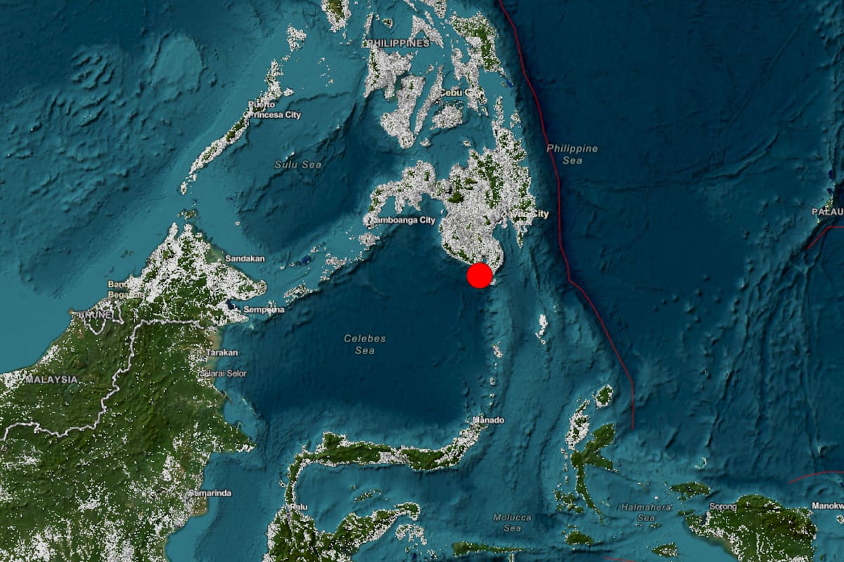 Um terremoto de magnitude 7,8 sacudiu as Filipinas e um alerta de tsunami foi emitido na Indonésia