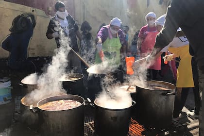 Se repartieron viandas en más de 2000 puntos en todo el país.