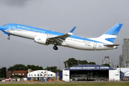 Aerolíneas Argentinas es una de las empresas con mayor déficit y que recibe transferencias millonarias del Tesoro