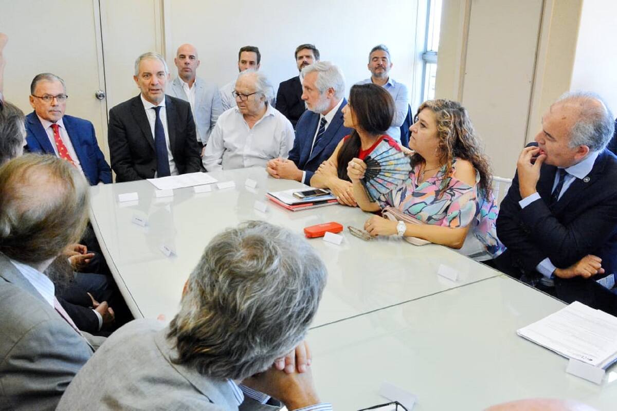 Se reunió la mesa de diálogo por la crisis carcelaria, presidida por el ministro de Justicia Julio Alak