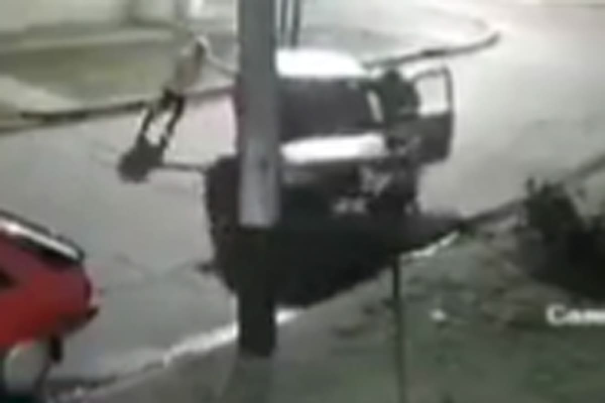 Se robaron un auto empujándolo en Lomas de Zamora