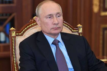 Se señala que estos grupos sirven a la política exterior de Putin.